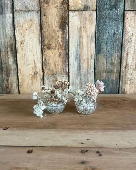 Paire de petits pique-fleurs en verre