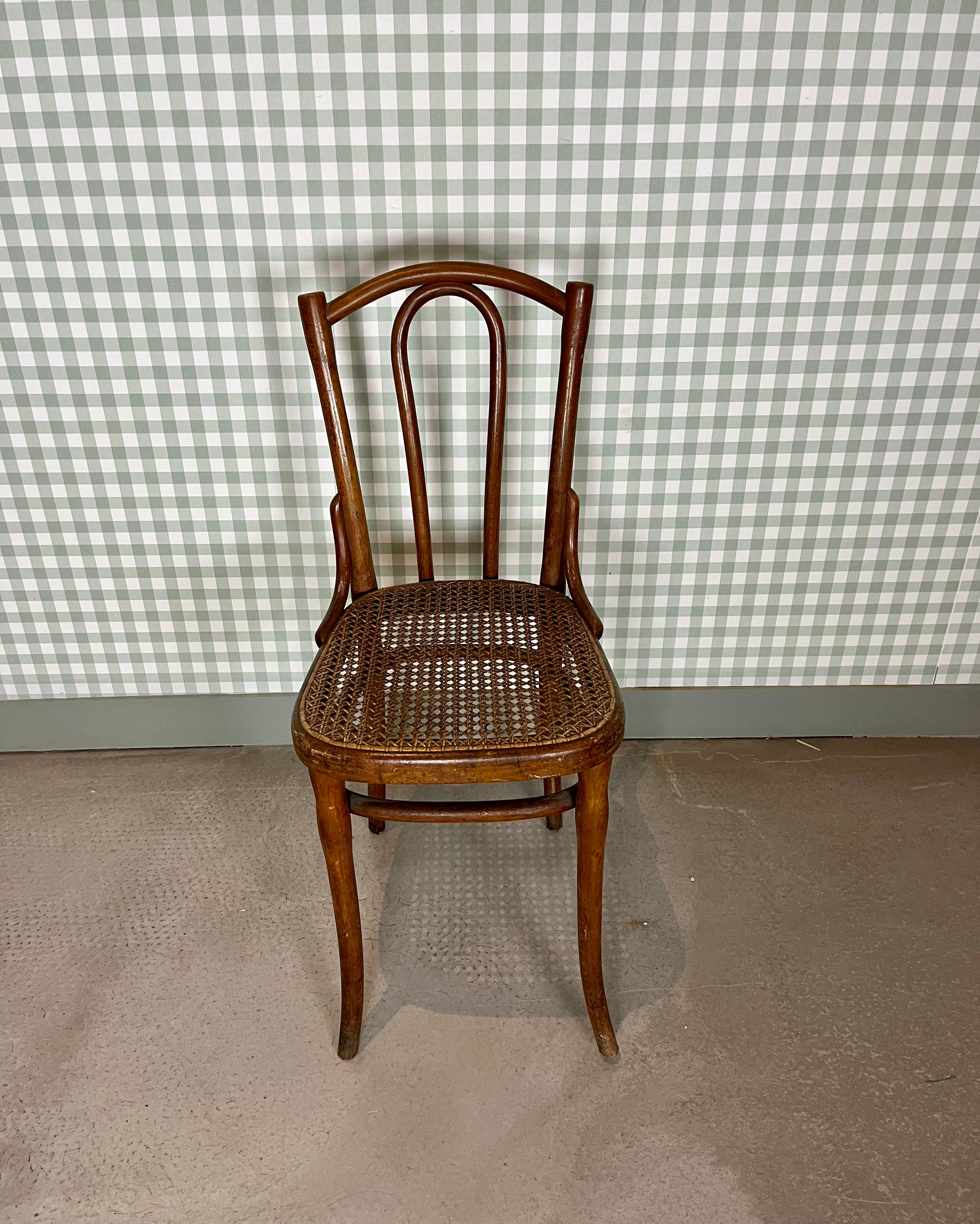 Paire de chaises Thonet bois et cannage