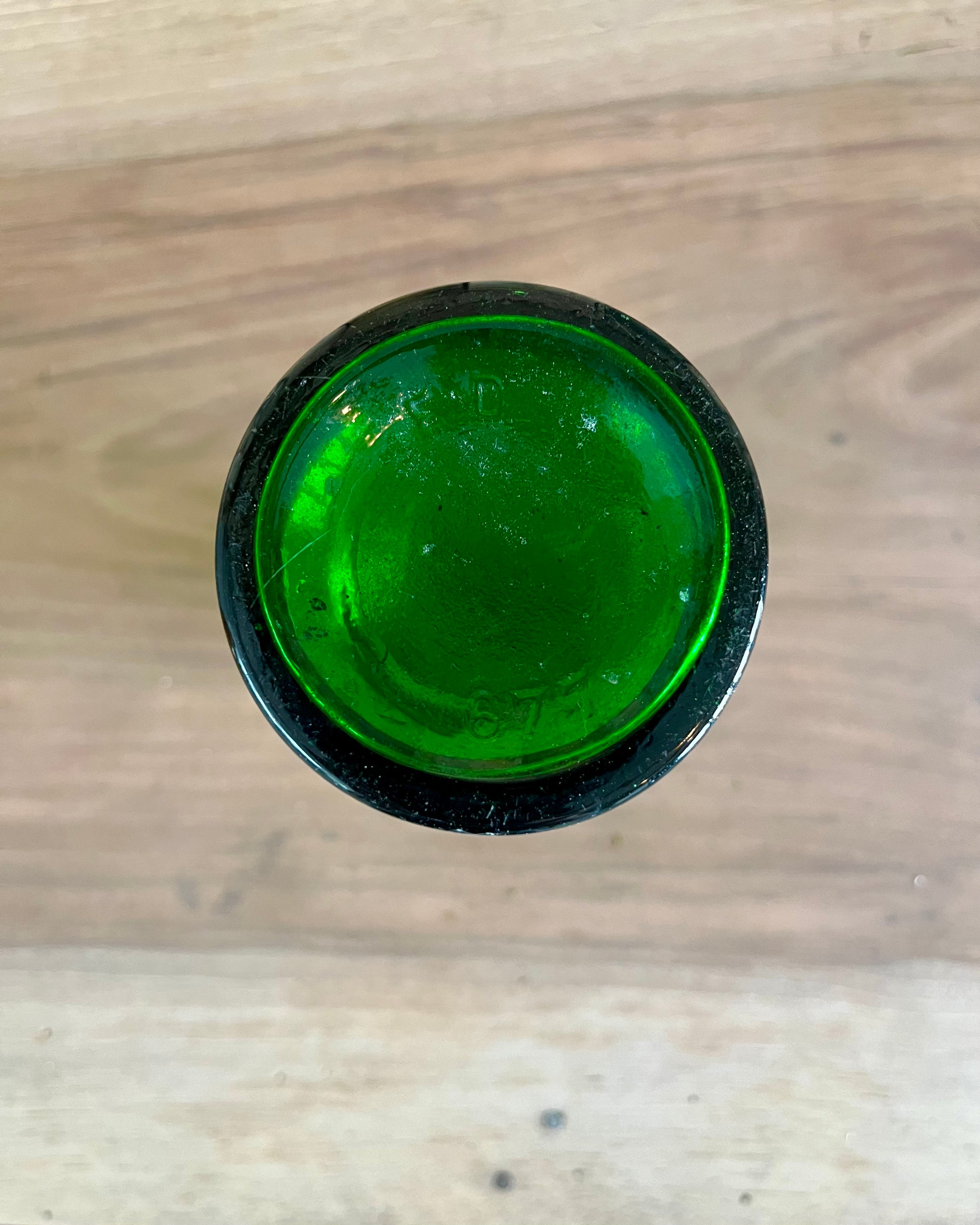 Vase en verre vert