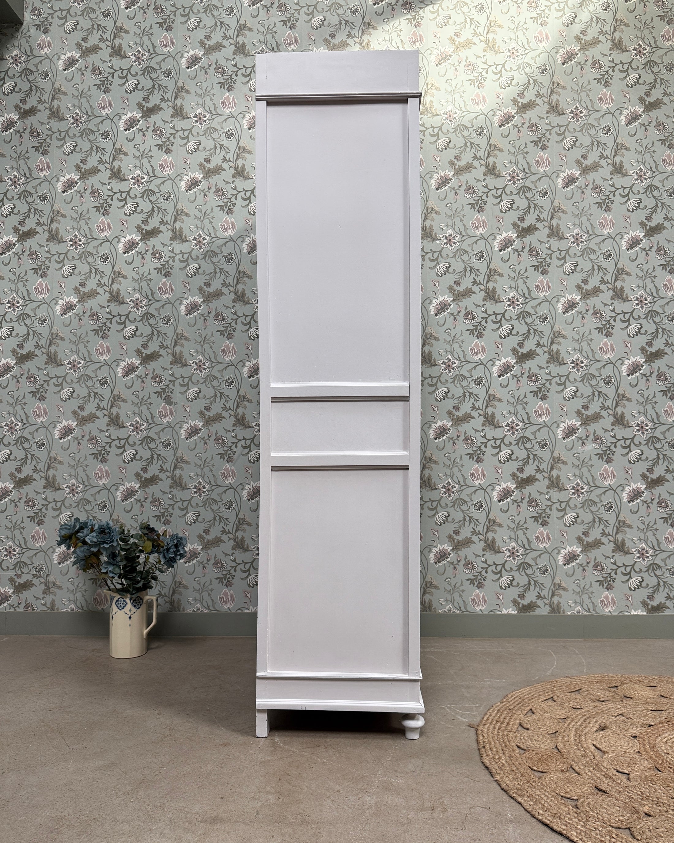 Armoire parisienne blanc cassé