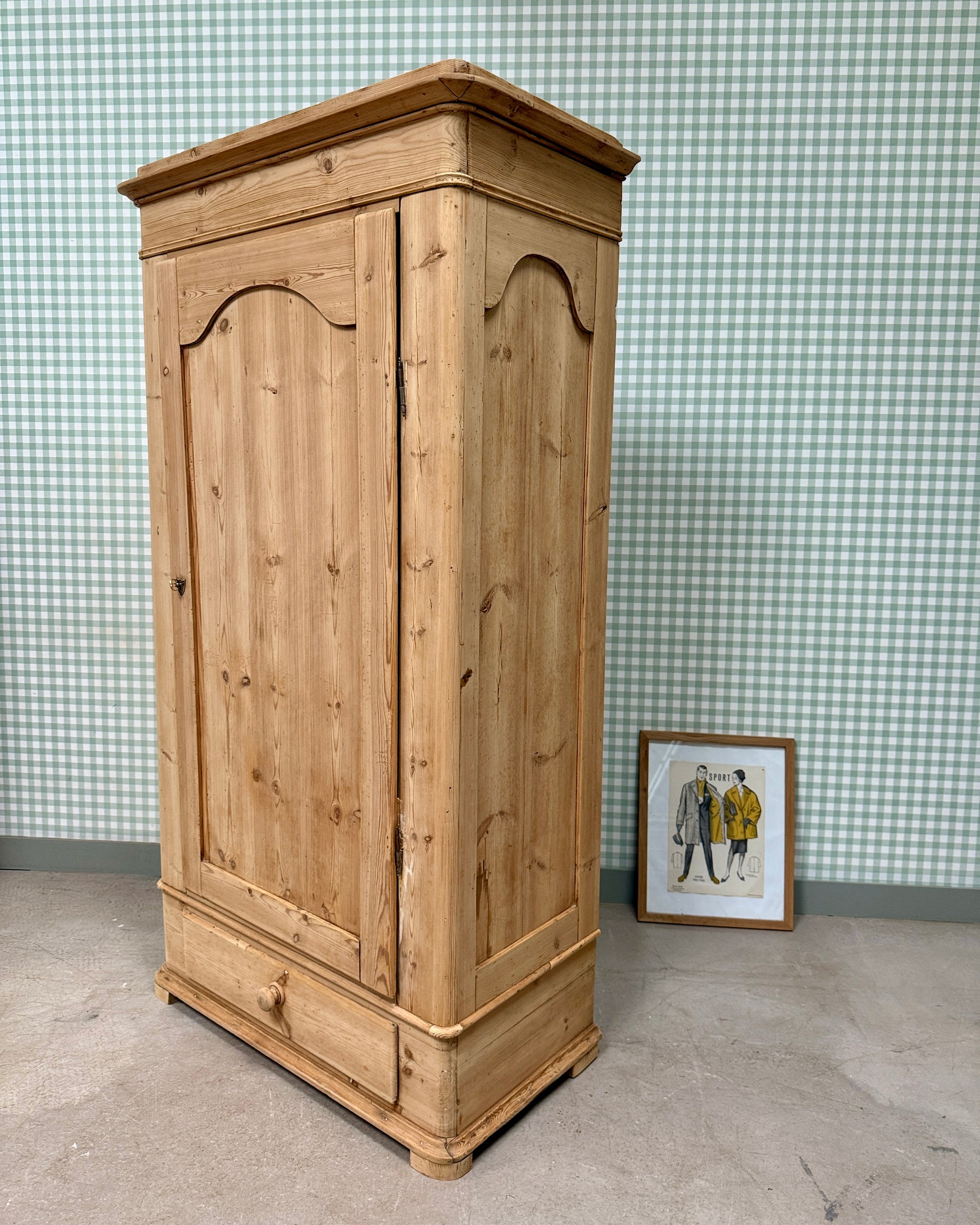 Armoire anglaise en pin