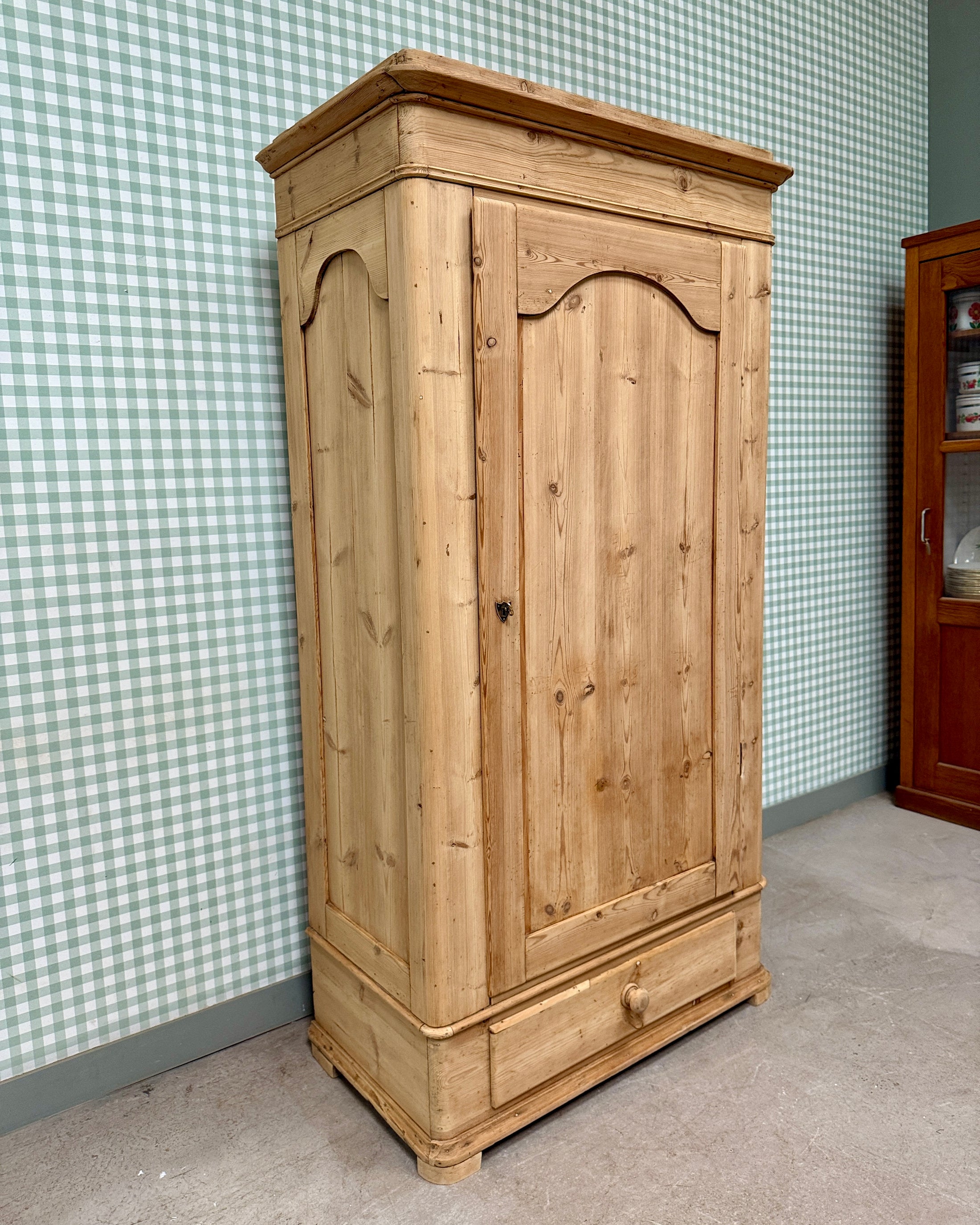 Armoire anglaise en pin