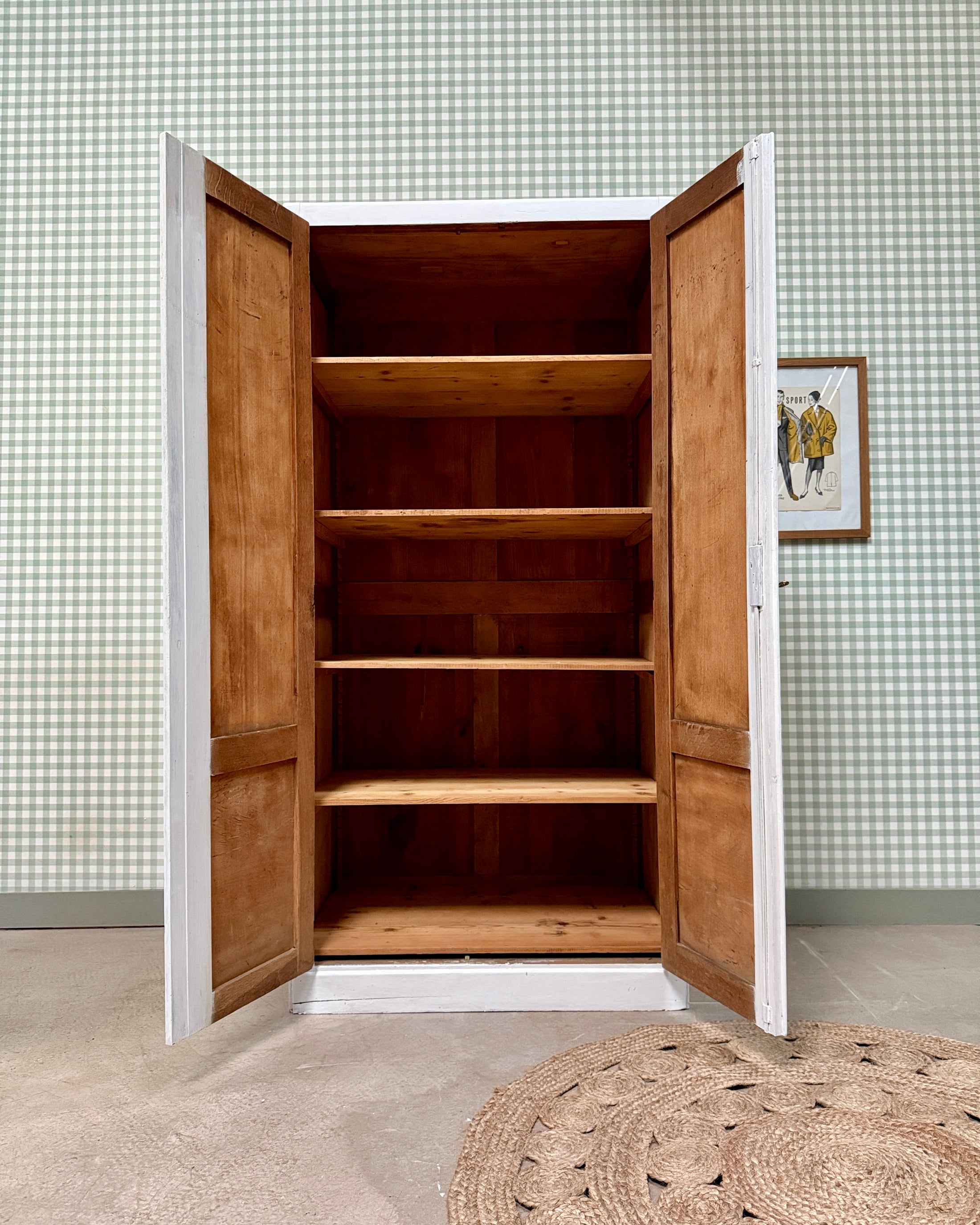 Armoire parisienne patinée