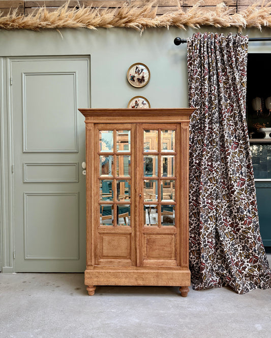 Armoire vitrée