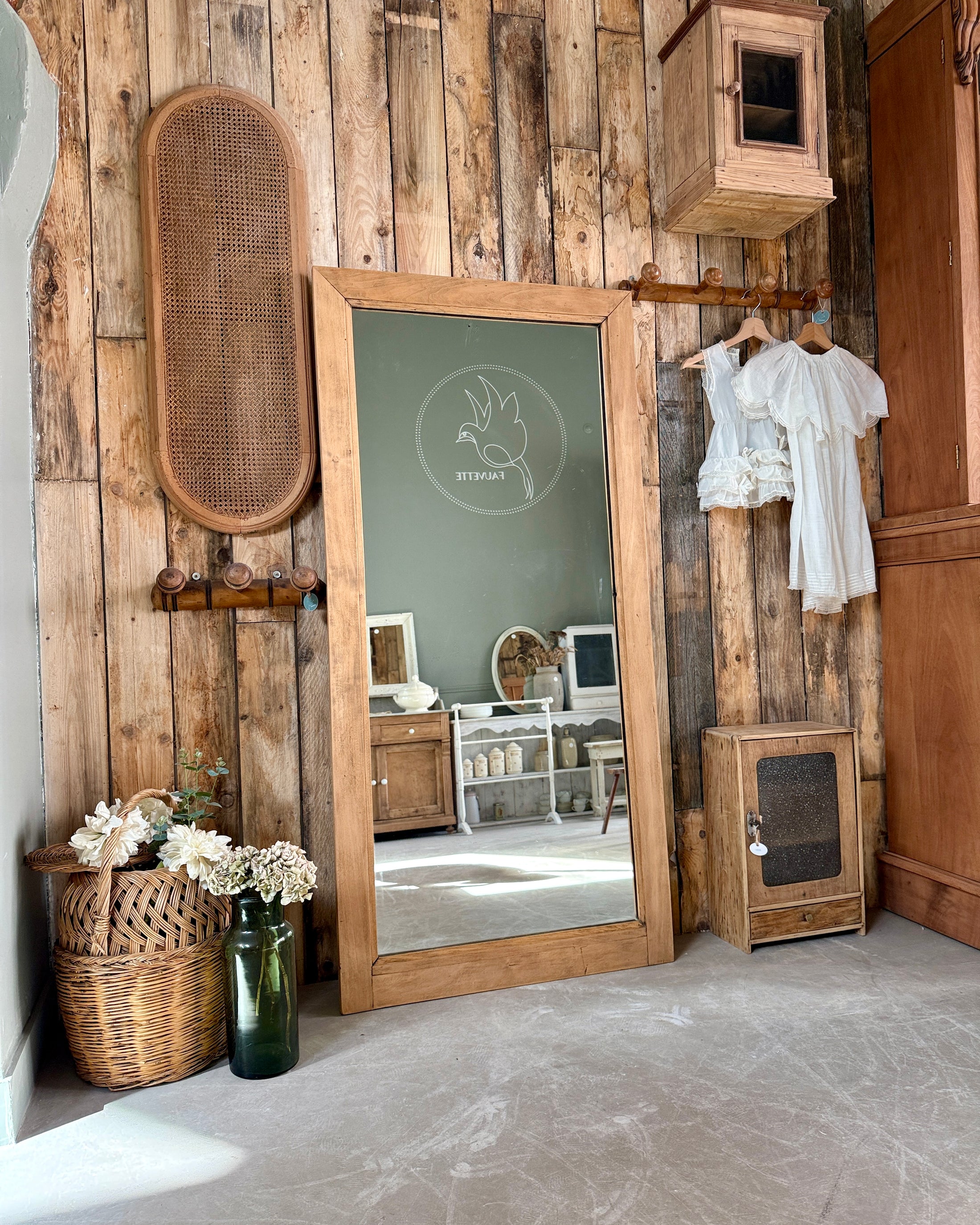 Grand miroir ancien en bois